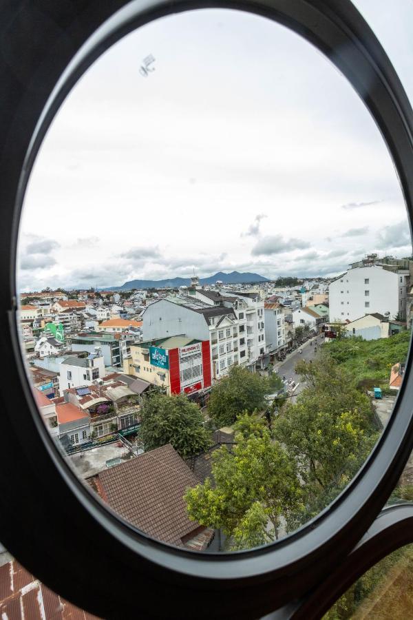 Khach San Y Lan 2 Da Lat Exterior photo